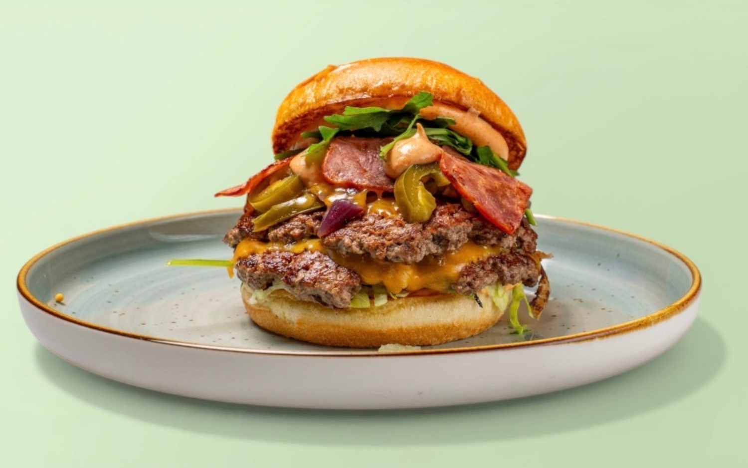 Halal Smash Burger Frankfurt — handgemachter Burger im Brioche-Bun